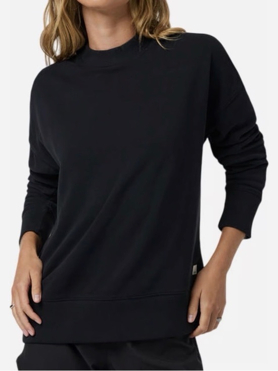 Vuori Tops - VUORI Sedona Weekender Crew Neck Pullover -
Women's New